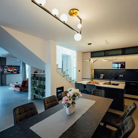 ヴィラ Seaphoria Luxury Modern トロギール