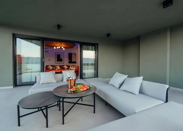 Seaphoria Luxury Modern Villa *