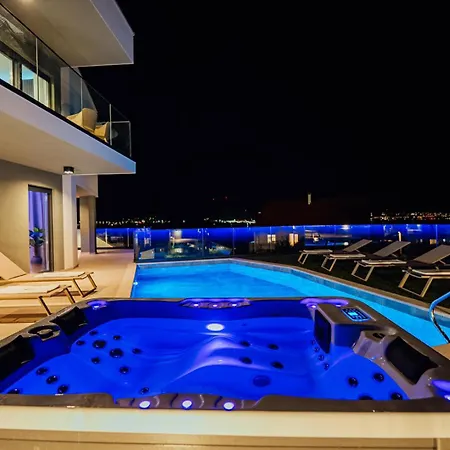 빌라 Seaphoria Luxury Modern *