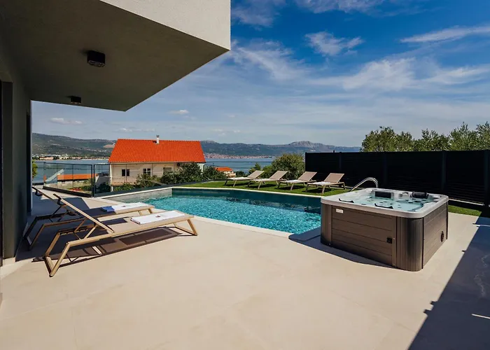 Villa Seaphoria Luxury Modern