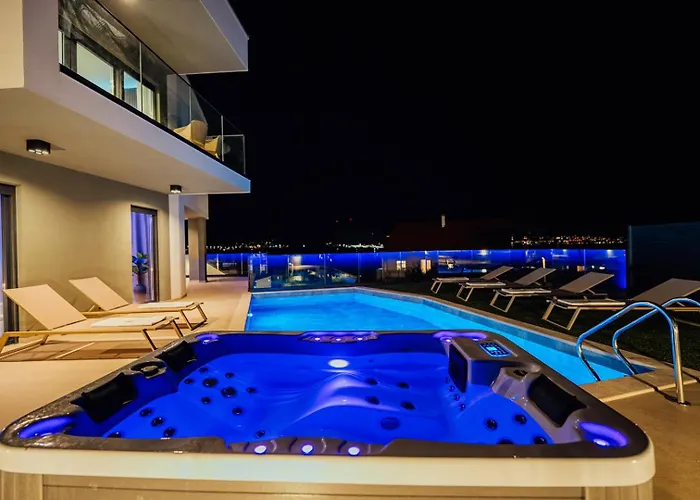 Villa Seaphoria Luxury Modern *