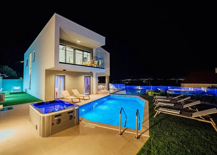 Seaphoria Luxury Modern Villa